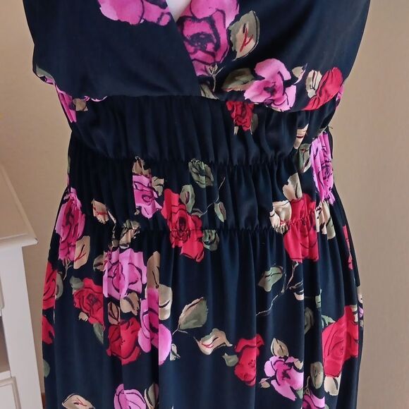 Epilogue Dark Floral Maxi - Picture 5 of 11